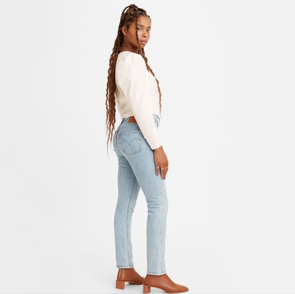 Levi's High-Waisted 501 Button Fly Jeans - Picture 2 of 10